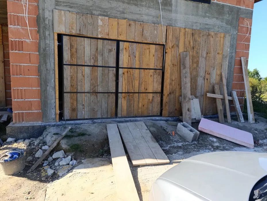 Brama garażowa na budowę, tymczasowa