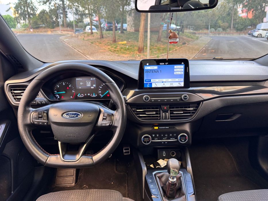 Ford Focus SW — fotografia 11