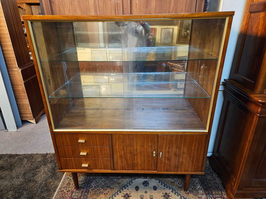 Cristaleira - óptimo estado geral