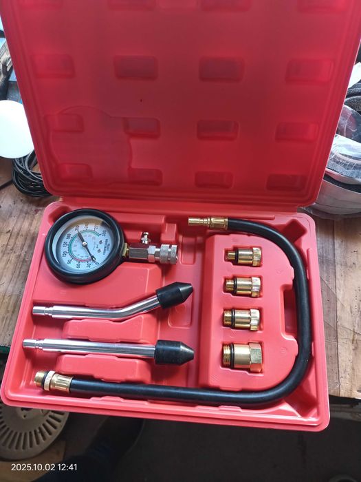 Miernik ciśnienia sprężania w silnikach benzynowych