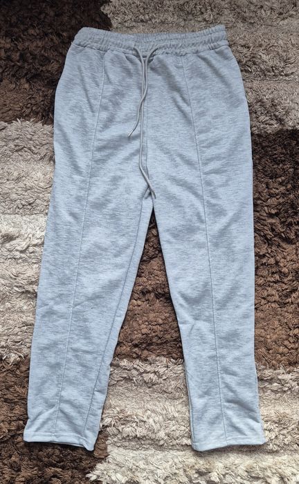 Nowe spodnie dresowe Shein