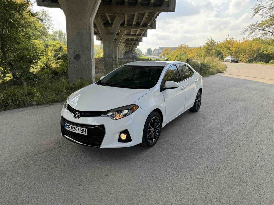 Продам Тоета Королла 2014 год 1,8 газ бензин автомат