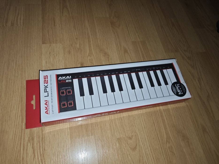 MIDI Клавіатура AKAI LPK25