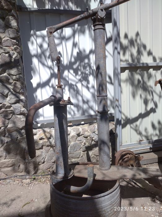 Насос ручний з основою