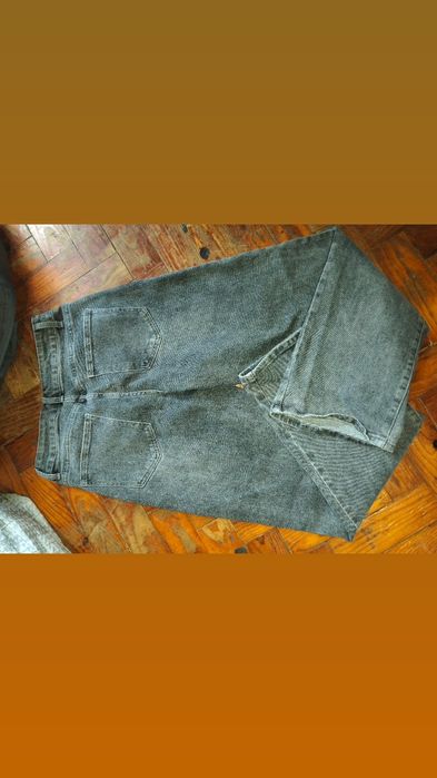 Calças cinza boca de sino