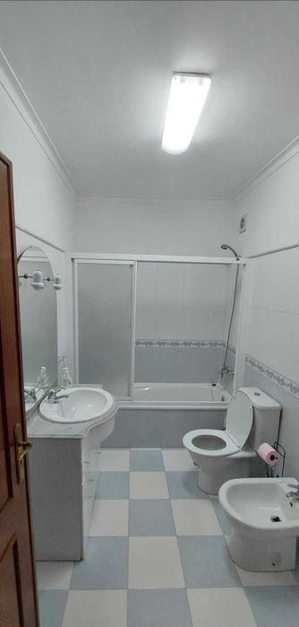 Quarto Casal, no Algueirão Mem Martins