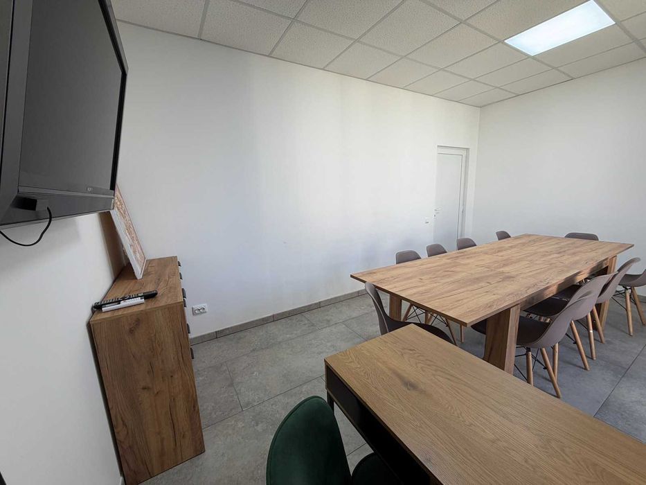 Оренда сучасного комерційного кабінету у самому центрі Дрогобич!