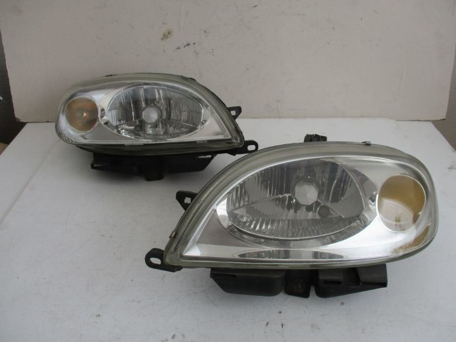 Farol Optica Citroen Saxo Esquerdo / Direito 2000 a 2004