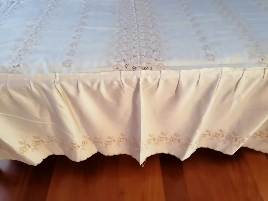 Colcha Bordada inglês  pata cam de casal