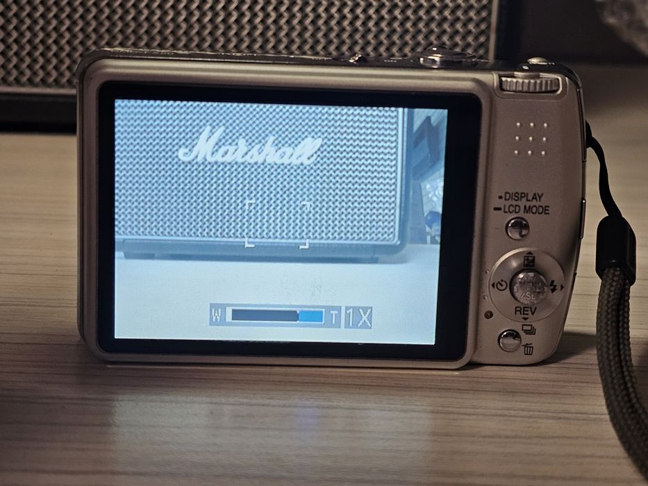 Sony Cyber-shot DSC-S930,Panasonic Lumix  FX-50,Samsung  AQ100