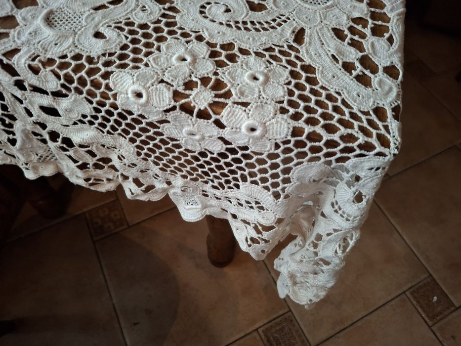 Koronkowy OBRUS ECRI PIęKNY Bawełna