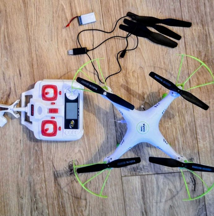 Sprzedam Dron Syma x5hw biały