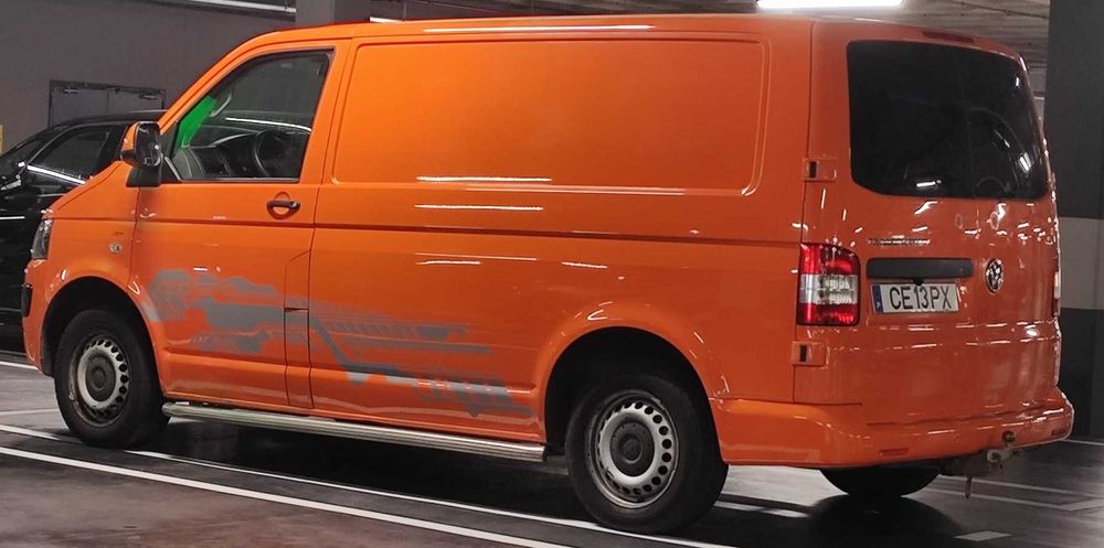 Volkswagen Transporter T5  2.0 TDI