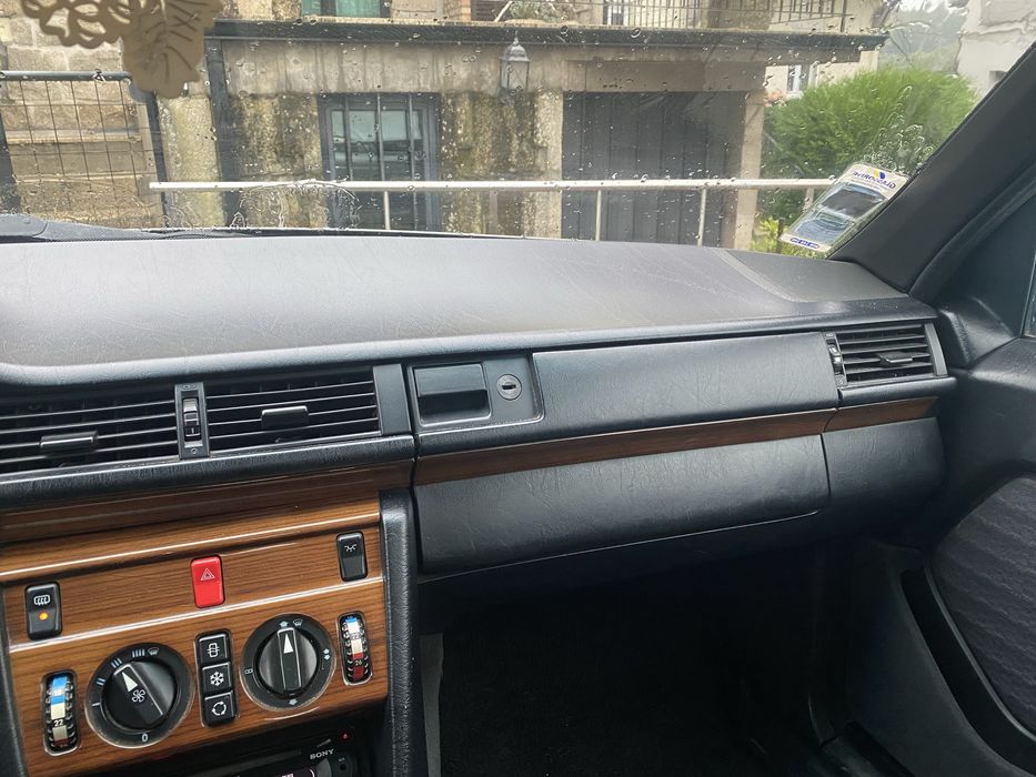 Mercedes 250d w124.