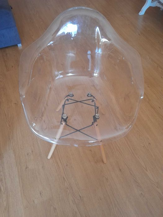 Cadeiroes transparentes sklum (2)