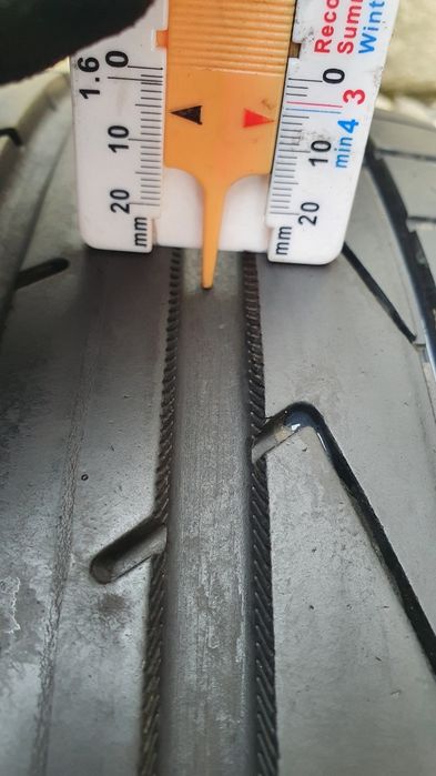 225/45 R17  2шт Hankook ( Хенкук) Авторезина, шини.