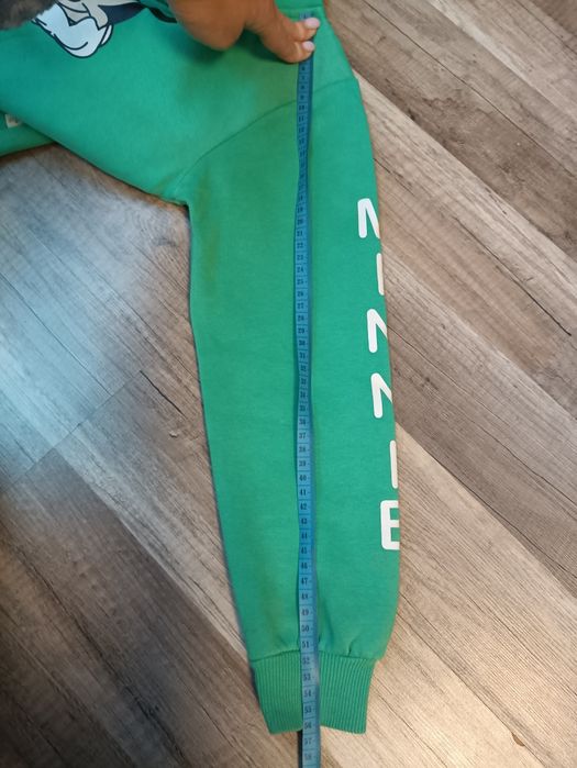 Продам костюм на флісі 134-140