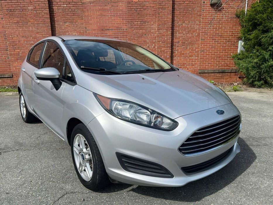 Ford Fiesta SE      2019