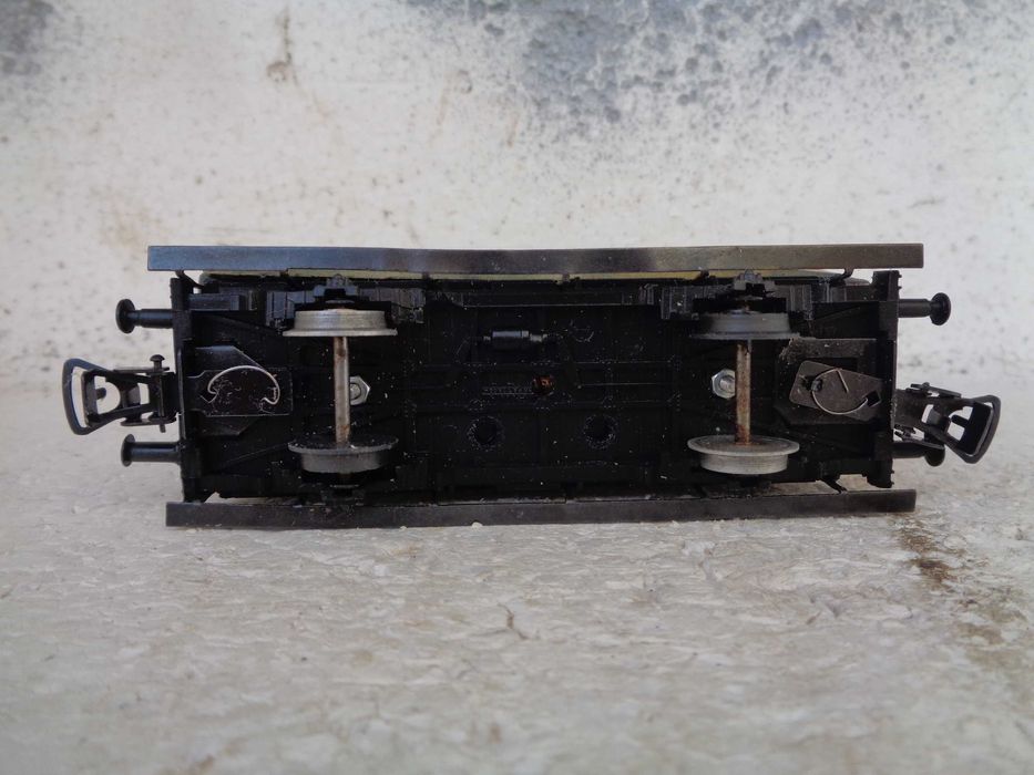 1:87 PIKO Vagão transformado de passageiros com personagens