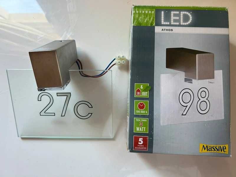 Aplique LED exterior Philips com número da porta (corrente elétrica)