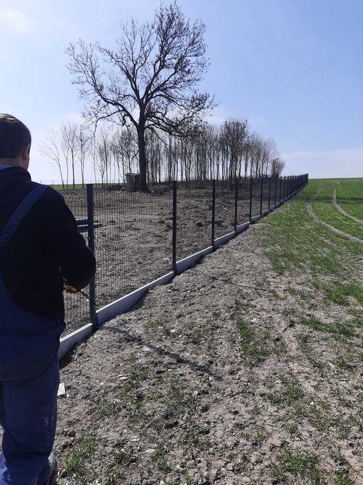 Montaż ogrodzeń panelowych modułowych prace ziemne