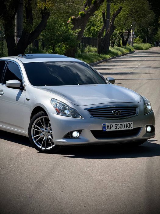 Infiniti G25 2011