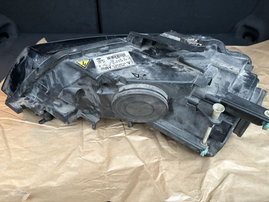 Lampa audi a3 8pxenon+led prawa