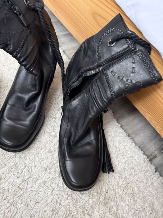 Жіноче взуття  39 та 41 розмір