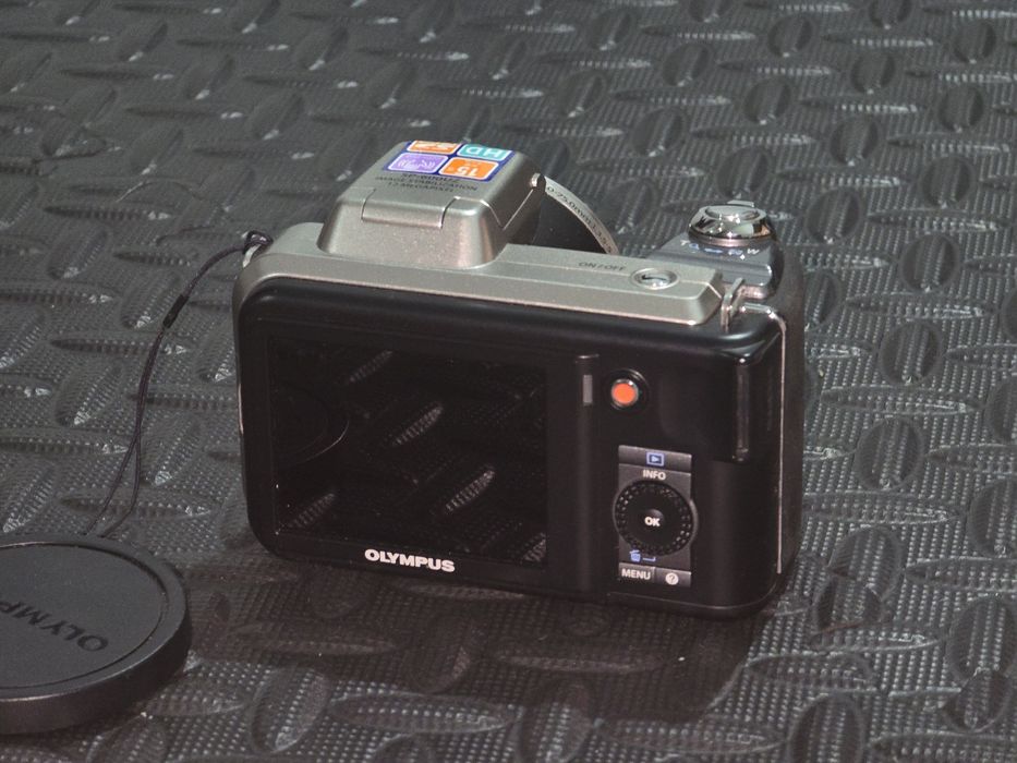 Камера Olympus SP-600uz идеал