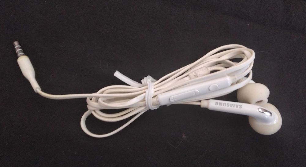 Headphones - Auriculatres - Phones