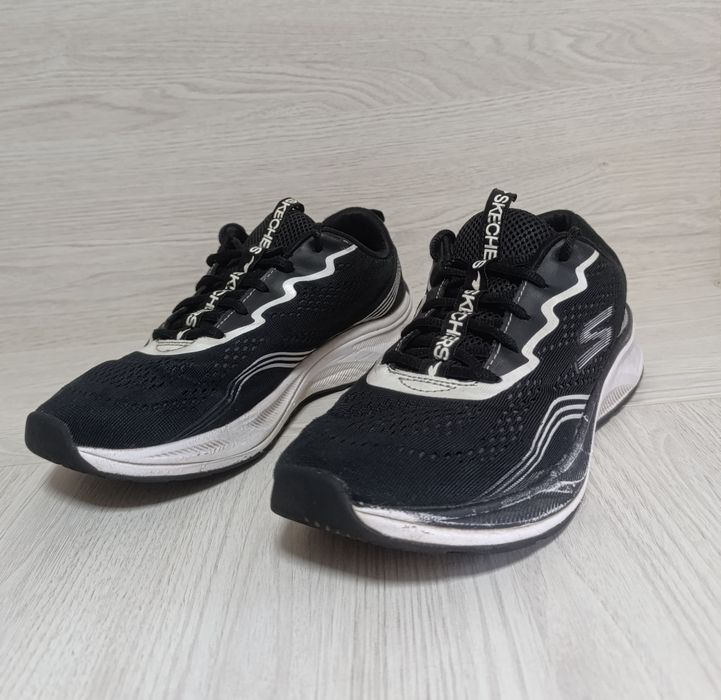 Оригінальні кросівки Skechers (Розмір 39.5 / 25 см) — Стан як на фото