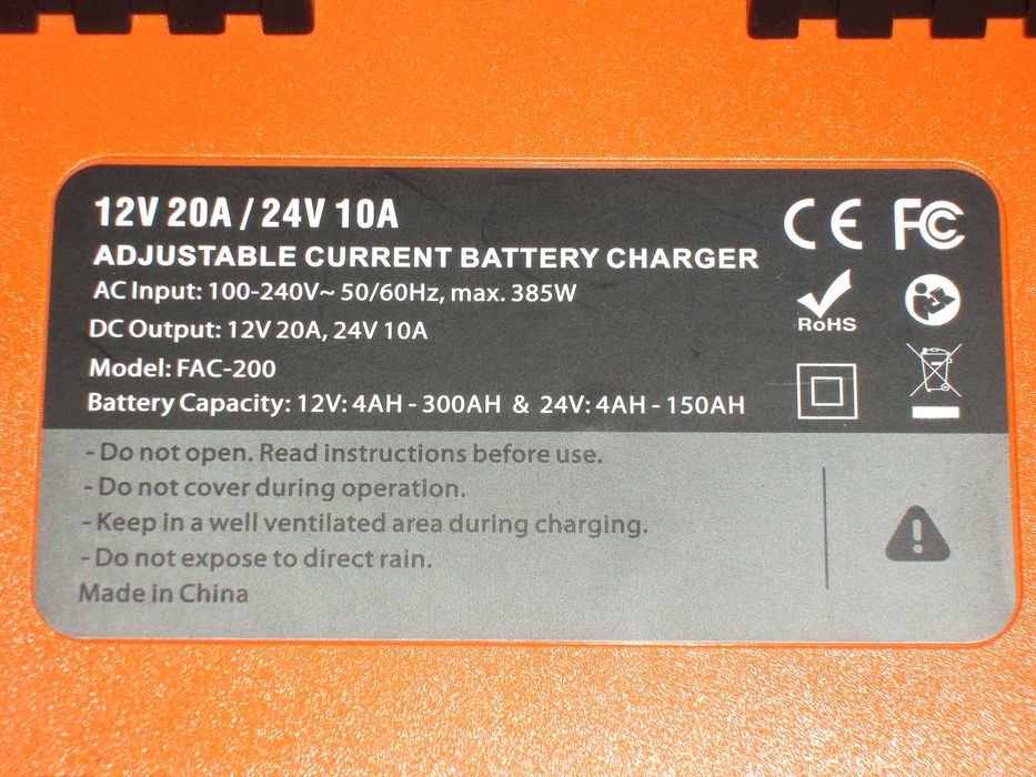 Зарядное устройство Foxsur FAC-200 12V-20A/24V-10A