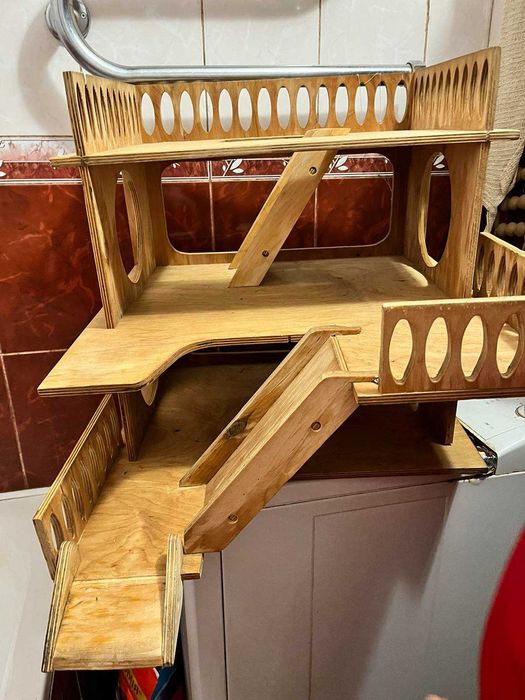 Продам дитячий дерев'яний гараж