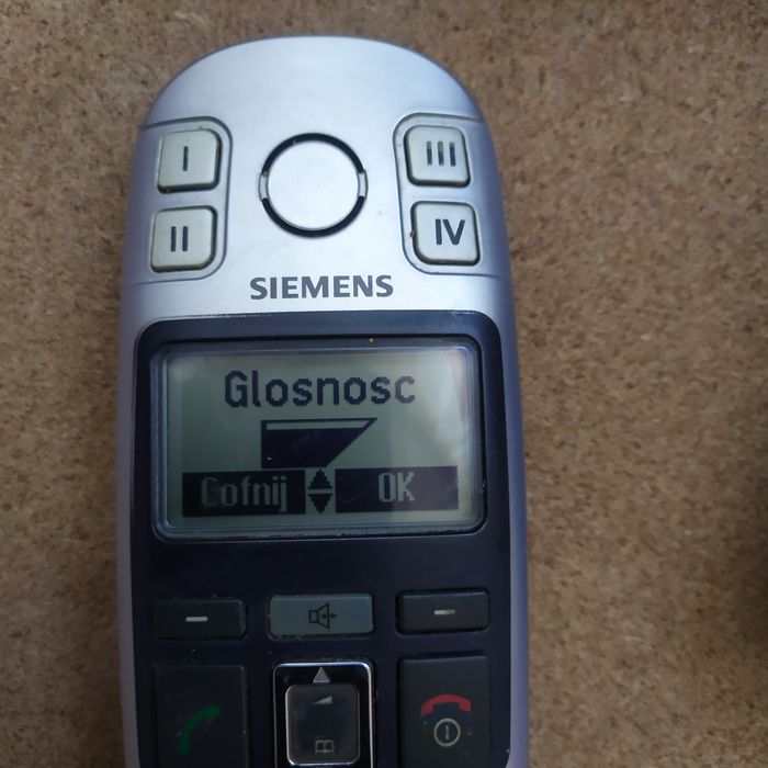 Telefon Siemens gigaset e360.