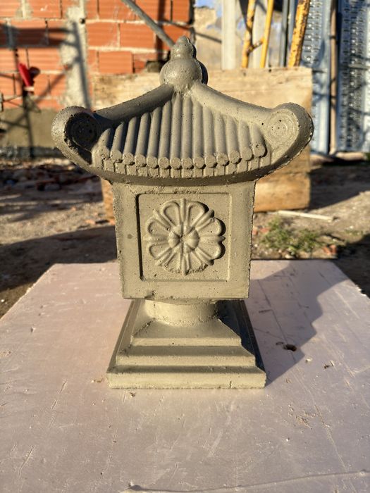 Pináculo clássico em cimento (novo)