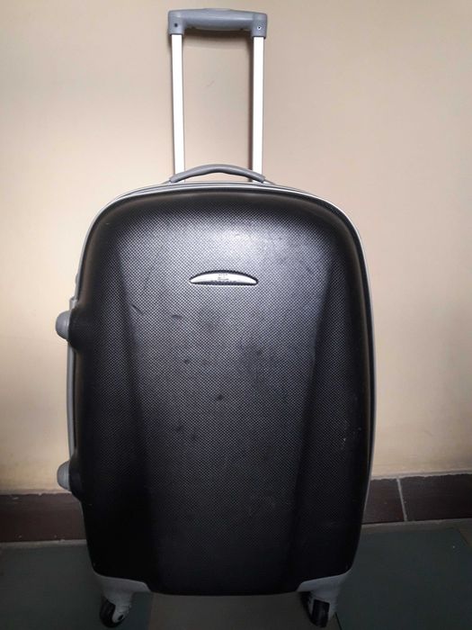 Дорожный чемодан на колесах Roncato (53л) (треснут корпус)