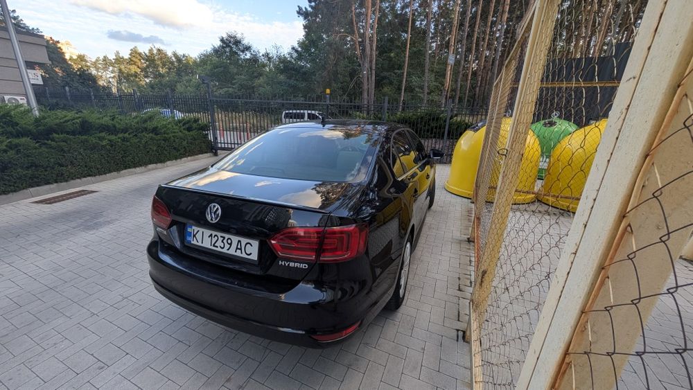 Продам Volkswagen Jetta hybrid