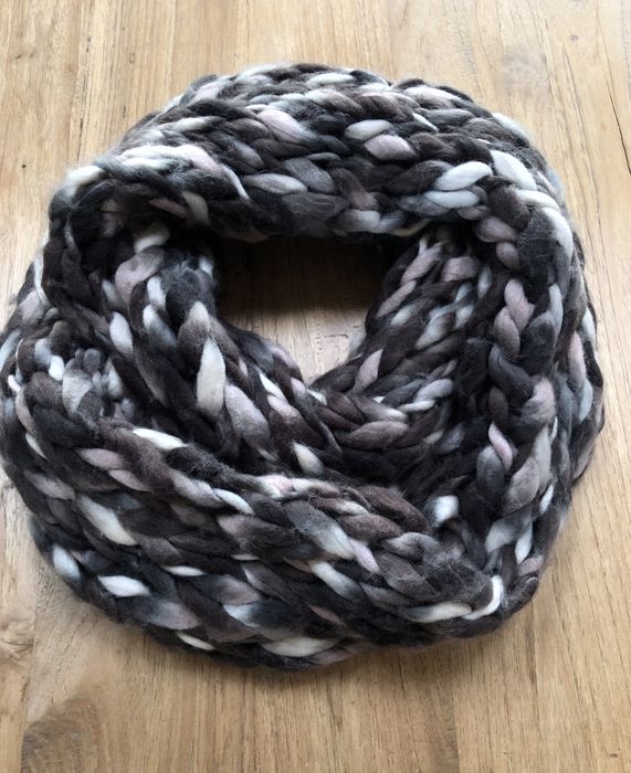 Komin szalik gruby splot czarny biały pudrowy róż