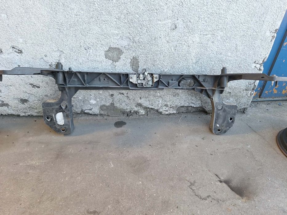 Wzmocnienie czołowe przód Renault Clio III Pas przedni Clio 3