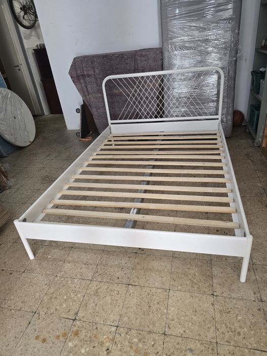 Cama  ferro ikea