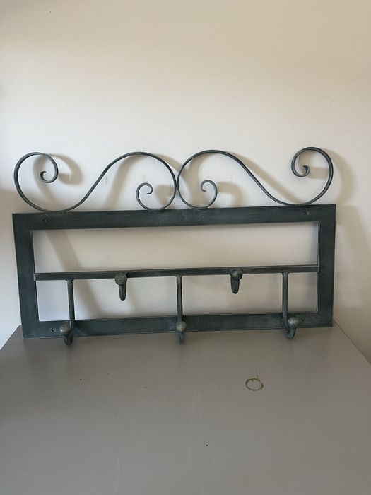 Cabide em ferro forjado azul