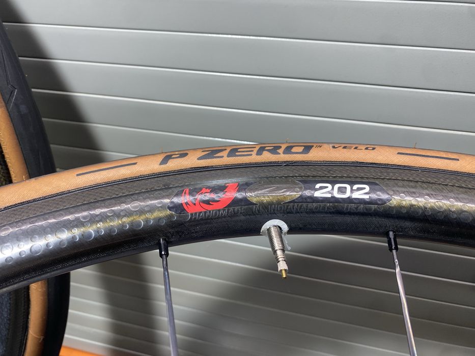 Rodas zipp 202 carbono