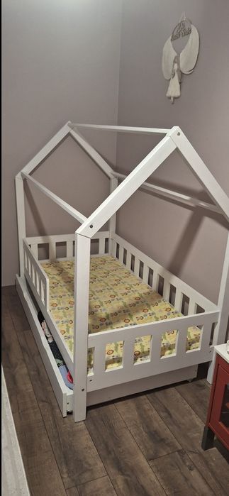 Lozko dzieciece domek