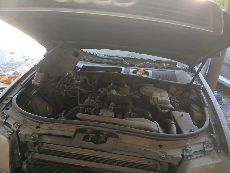 Áudio A6 2.5 Ano 2003 Motor avariado