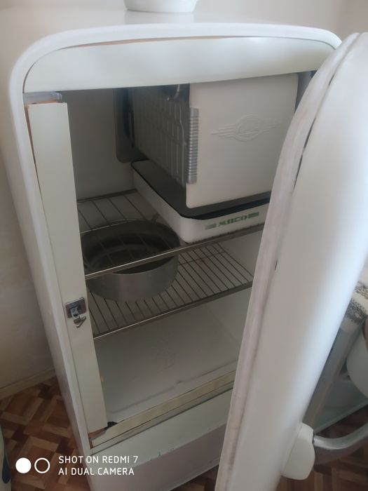 Продам холодильник Б/у Рэтро марки Днепр