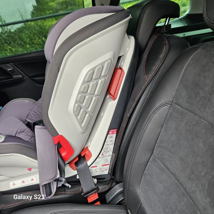 Carrinho de bebê com vários extras