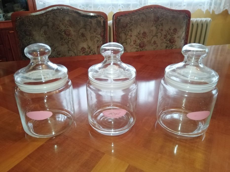3 słoiki z pokrywką