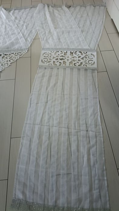 Firanka panelowa dwuczęściowa.