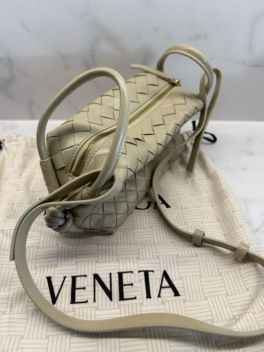 Bottega veneta Loop mini leather camera bag