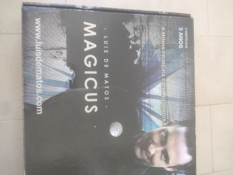Caixa de magia Luís de Matos